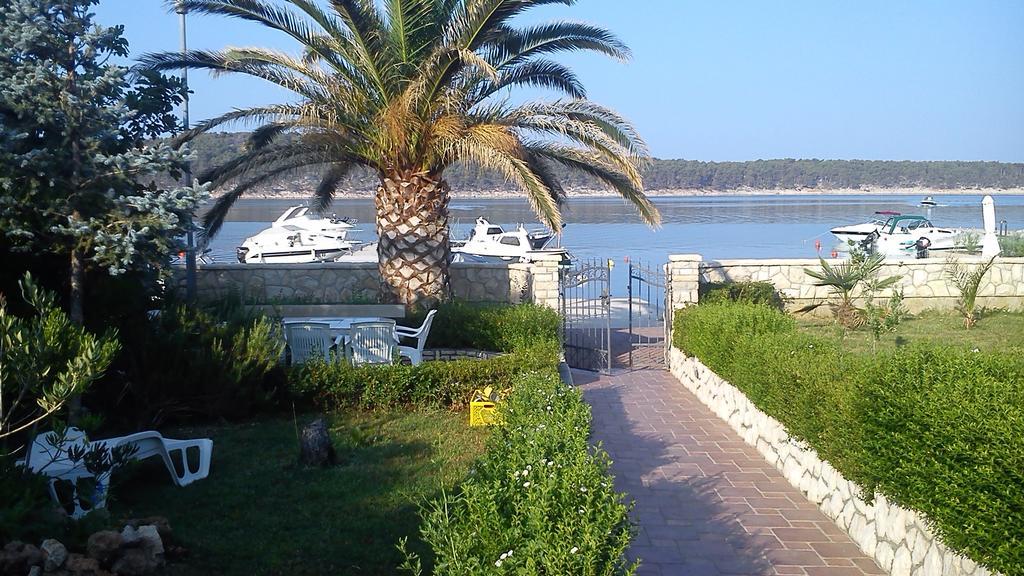 Apartments Nautica Barbat na Rabu Oda fotoğraf